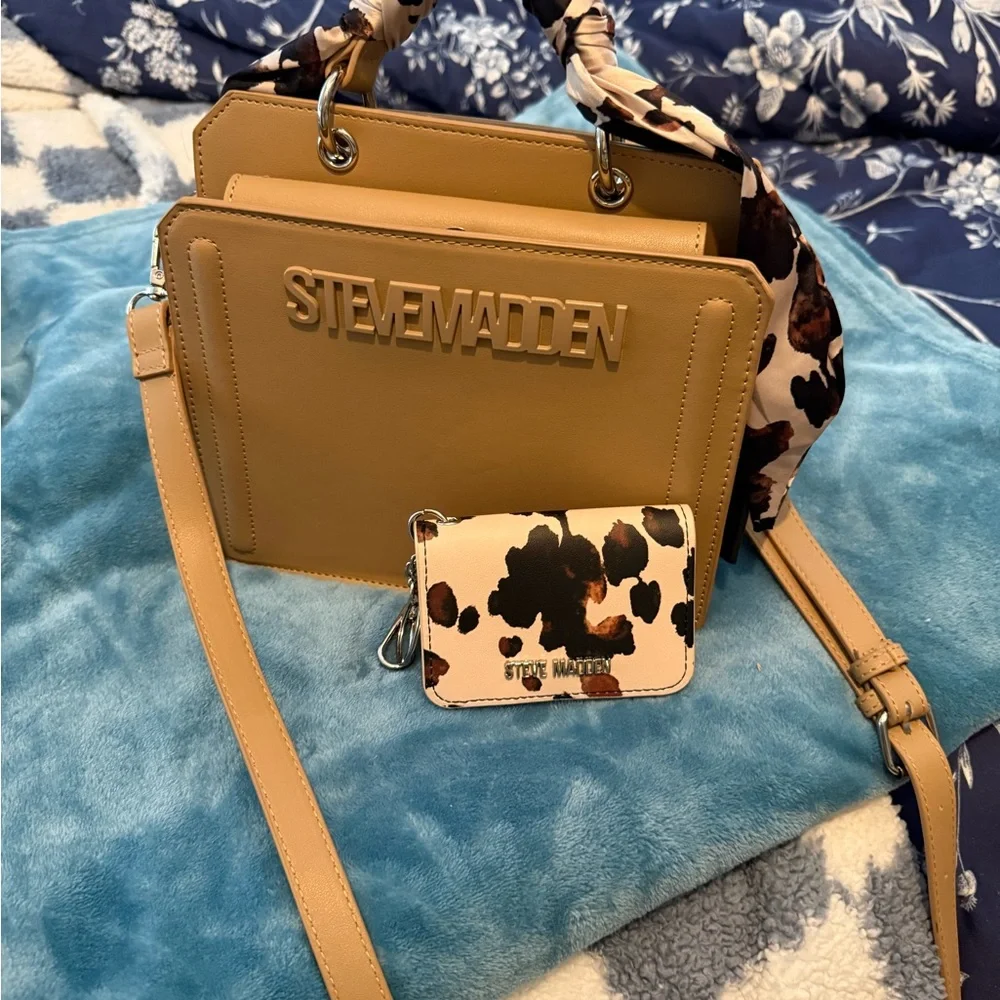 Steve Madden Tan Leather Shoulder Bag with Cow Print Cardholder - Picture 2 of 8